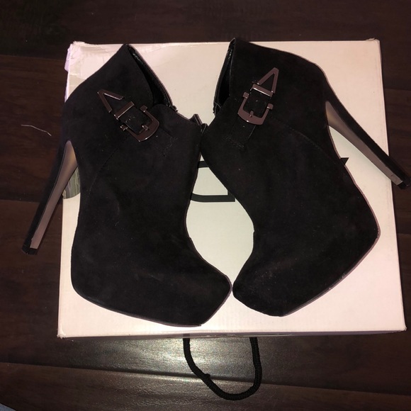 AlDO Black Ankle Booties Heels - Picture 2 of 8